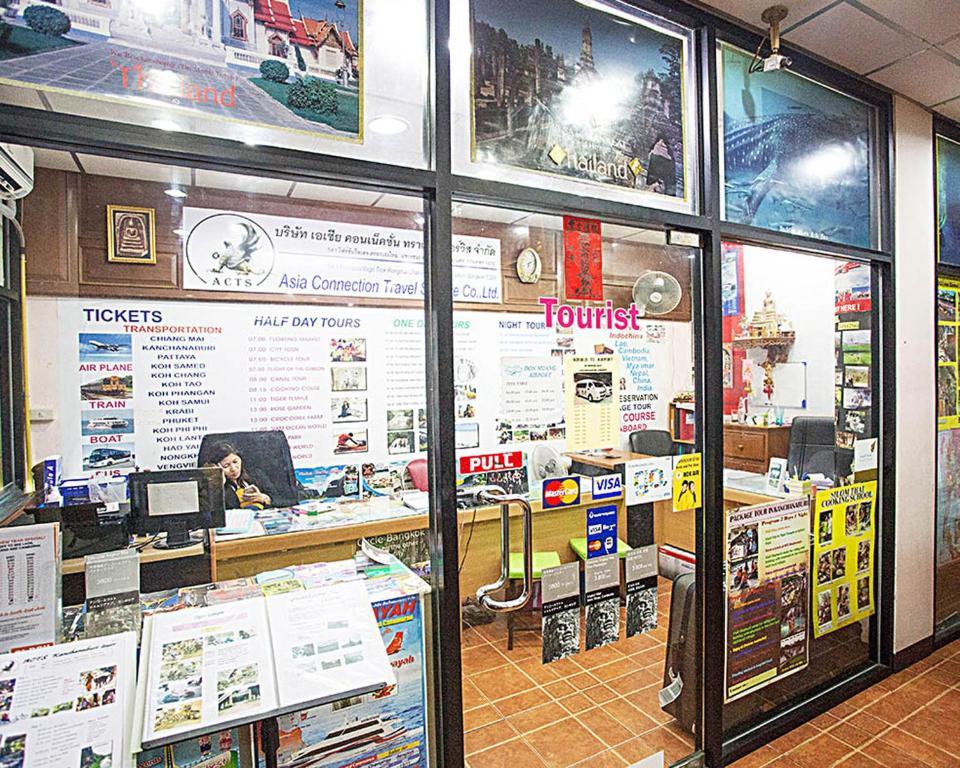 Four Sons Village Bangkok Zewnętrze zdjęcie