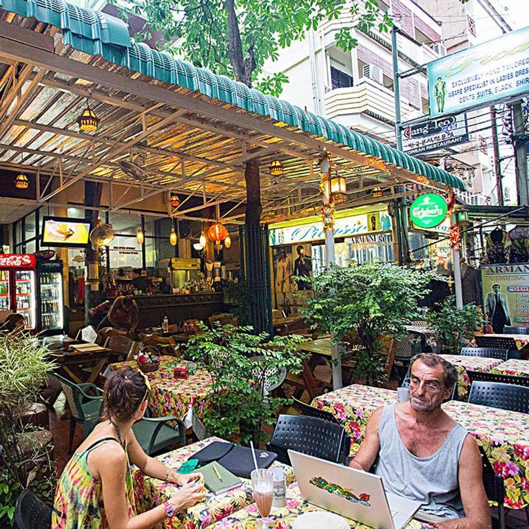 Four Sons Village Bangkok Zewnętrze zdjęcie