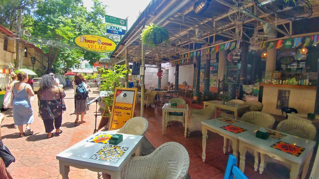 Four Sons Village Bangkok Zewnętrze zdjęcie