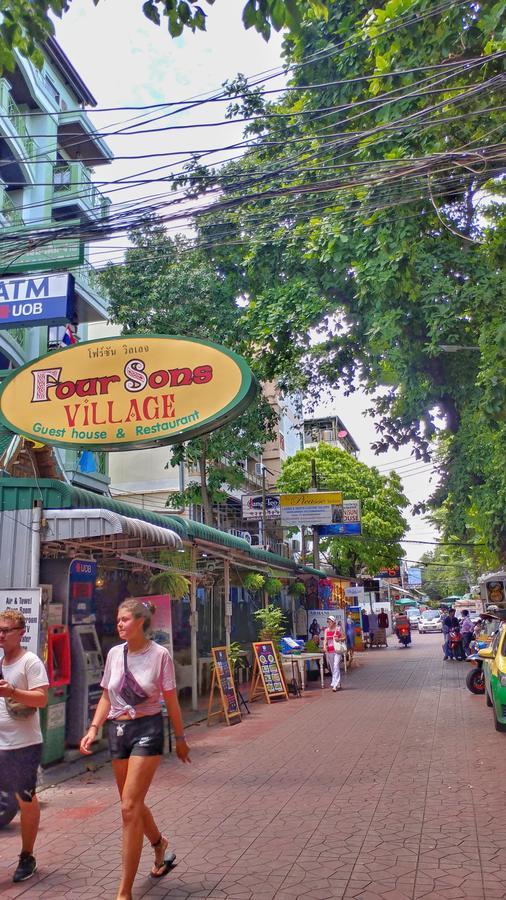Four Sons Village Bangkok Zewnętrze zdjęcie